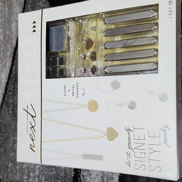 NEXT STYLE D.I.Y SIGNET STYLE JEWELRY STAMP 6 METAL CHARMS - Picture 3 of 13